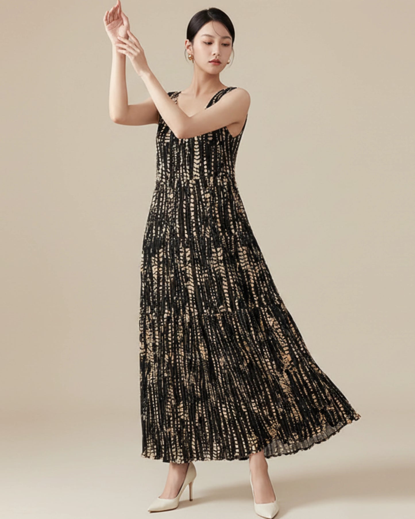 Elegant Travel Plissé Dress