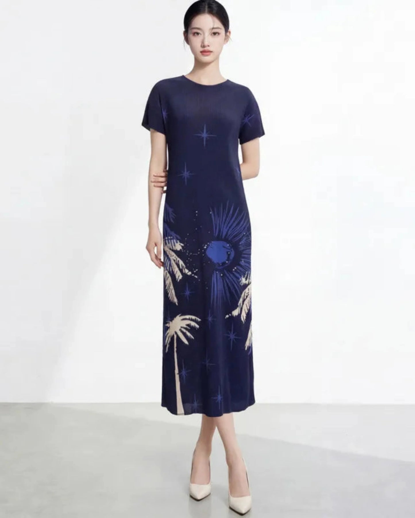 Special Travel Plissé Midi Dress