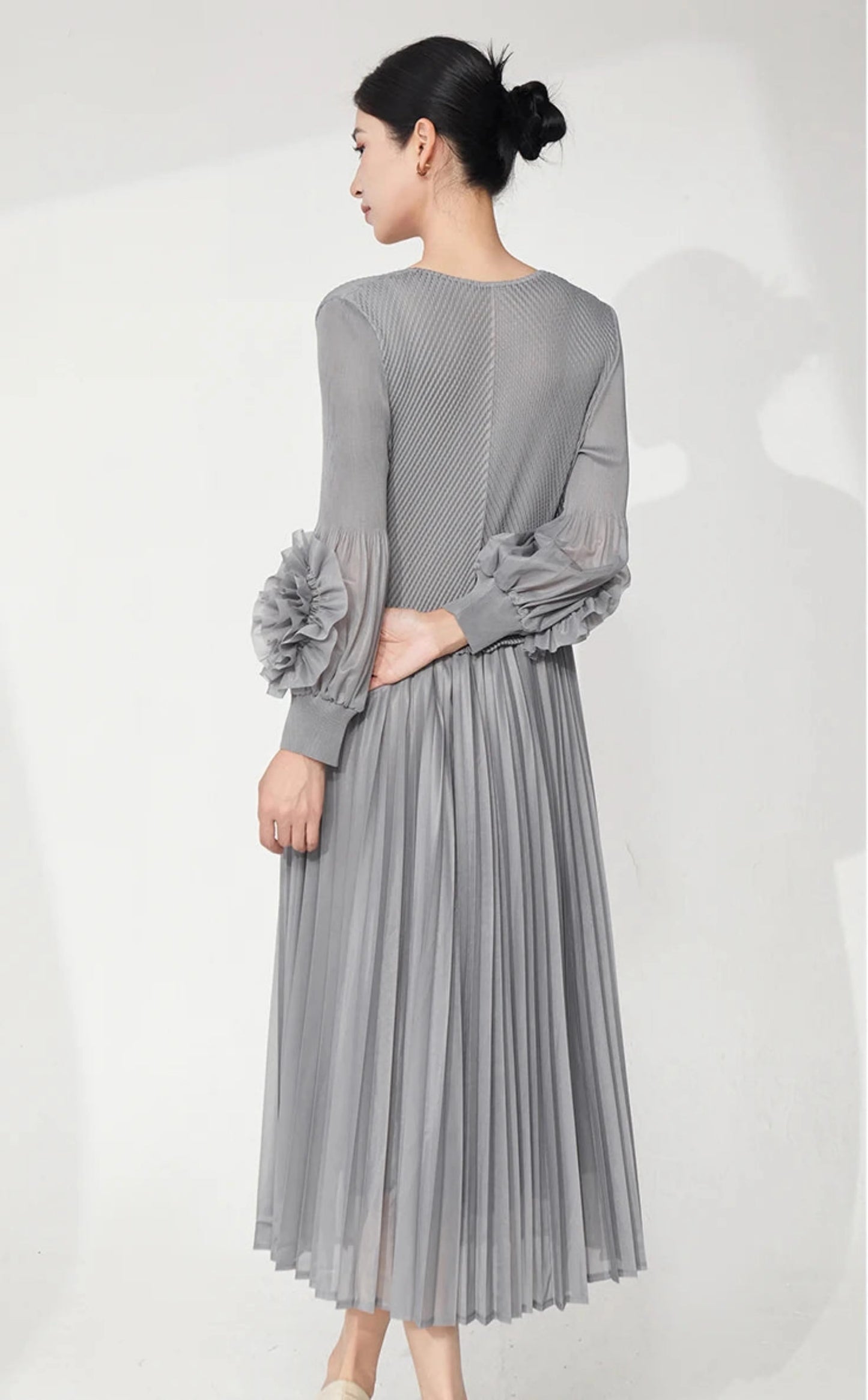 Ruffle Sleeve Plissé Dress