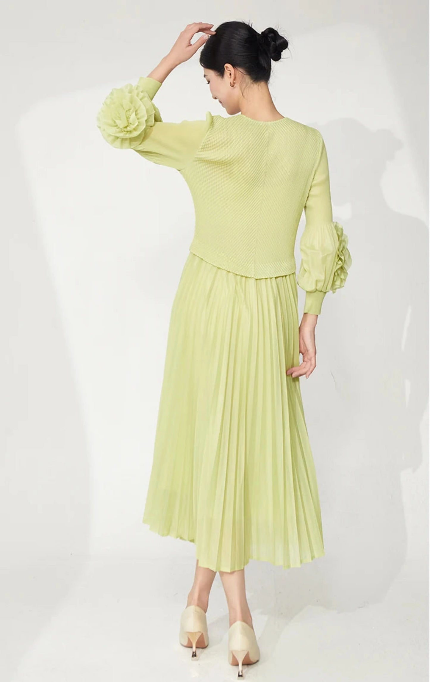 Ruffle Sleeve Plissé Dress
