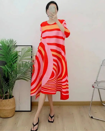 Elegant Swirl Pleated Dress