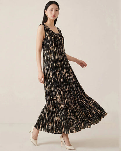Elegant Travel Plissé Dress