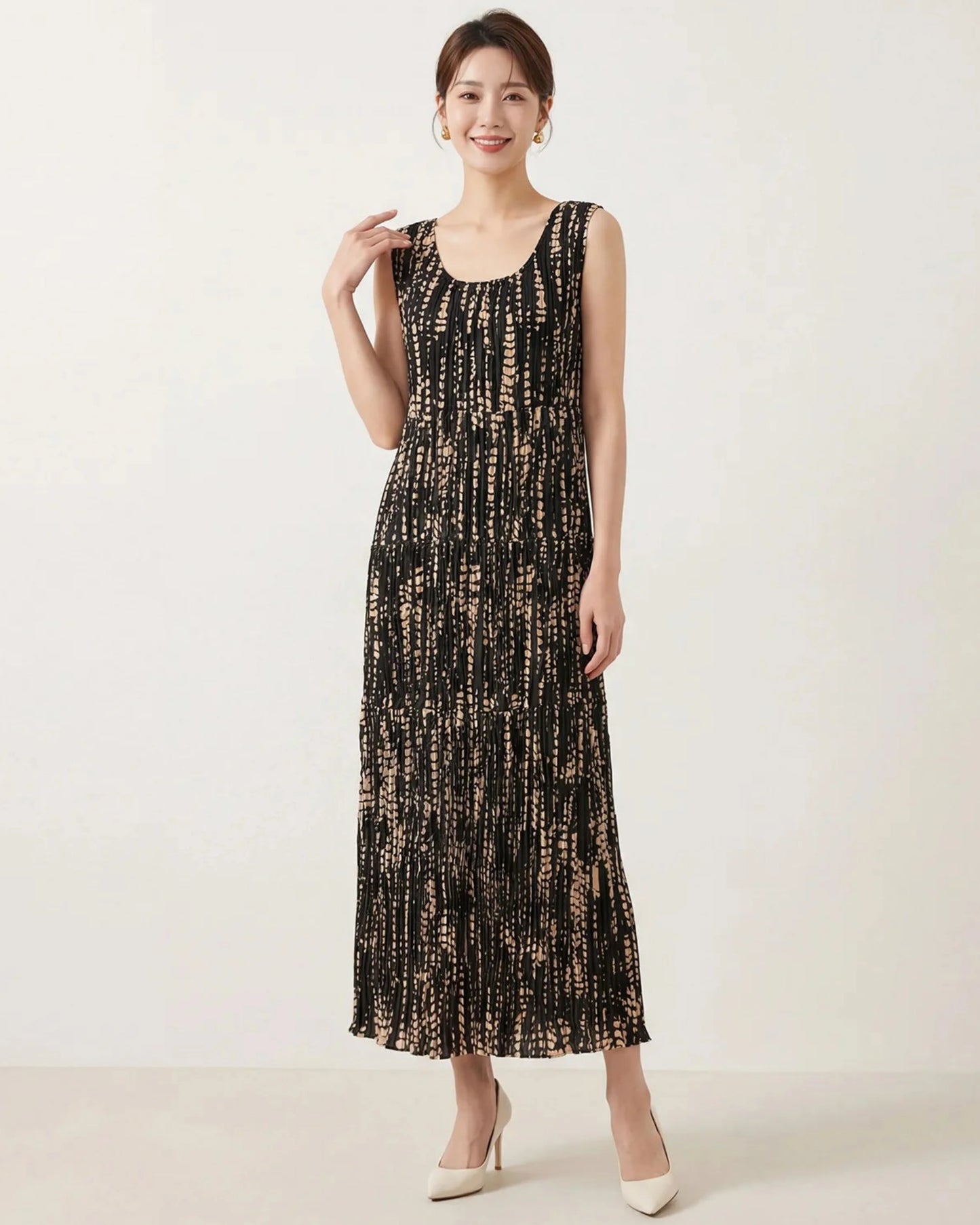 Elegant Travel Plissé Dress