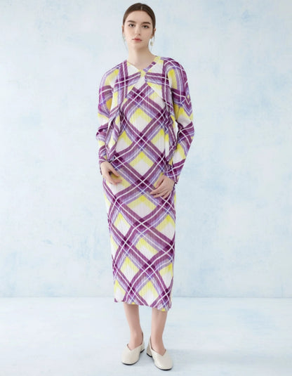 Elegant Plissé Dress & Cardigan