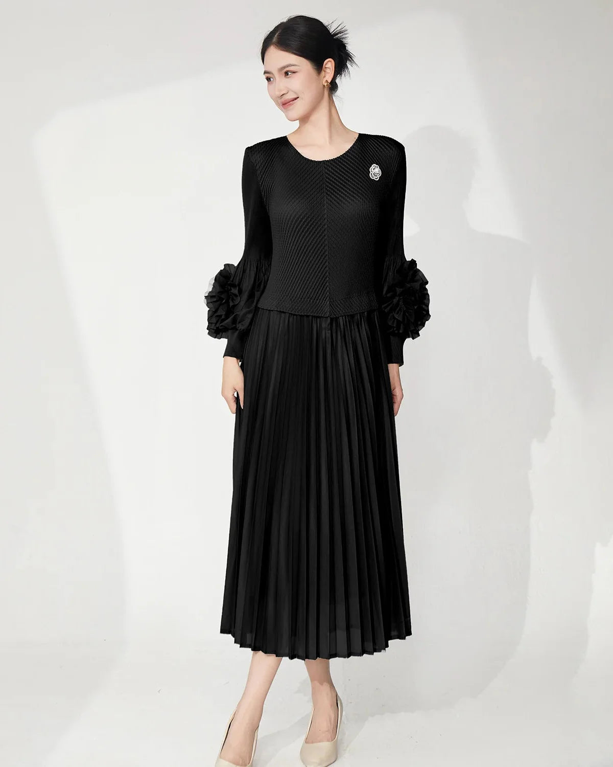 Ruffle Sleeve Plissé Dress